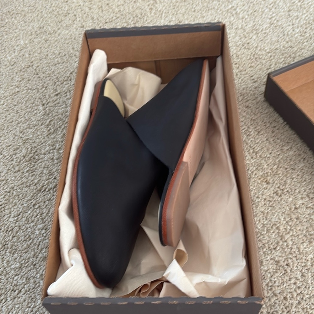 Nisolo Black Pointed Leather Flats